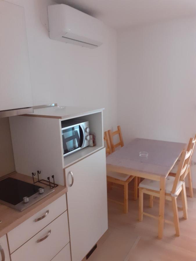 Apartmani Kid Vir Exteriör bild