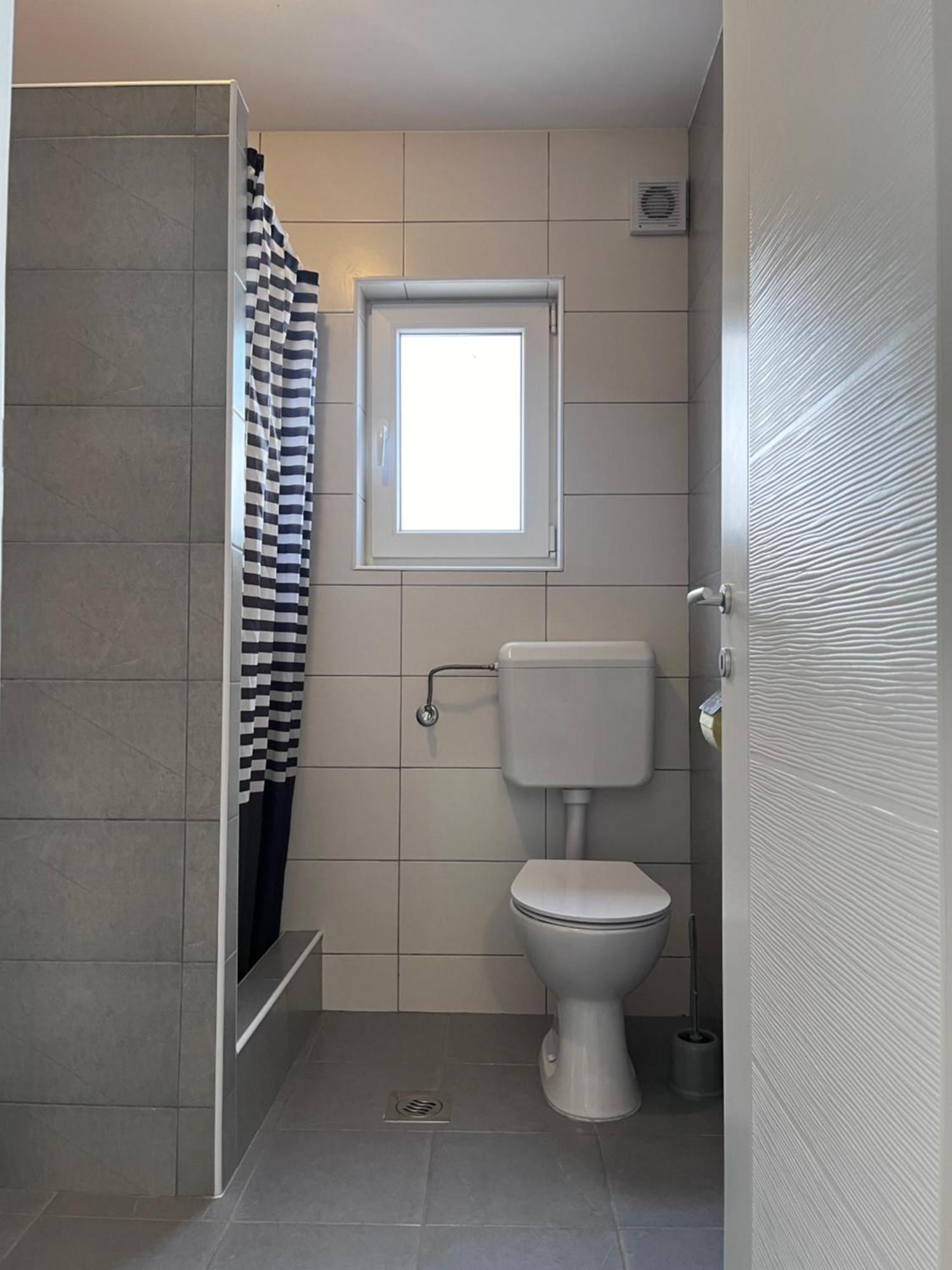 Apartmani Kid Vir Exteriör bild